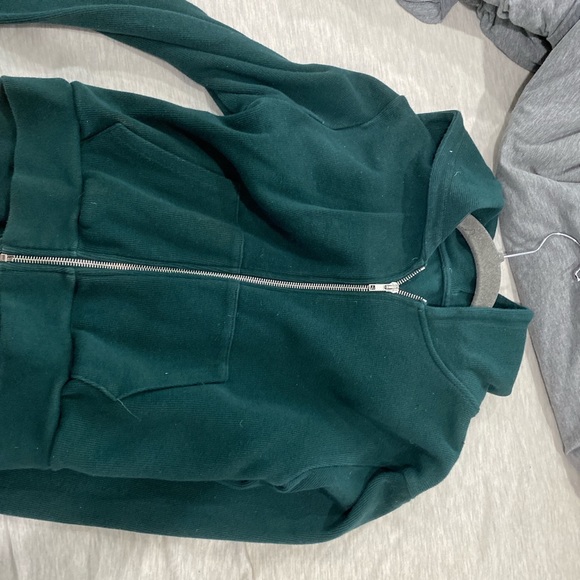 brandy melville sweater crystal hoodie - Picture 2 of 2